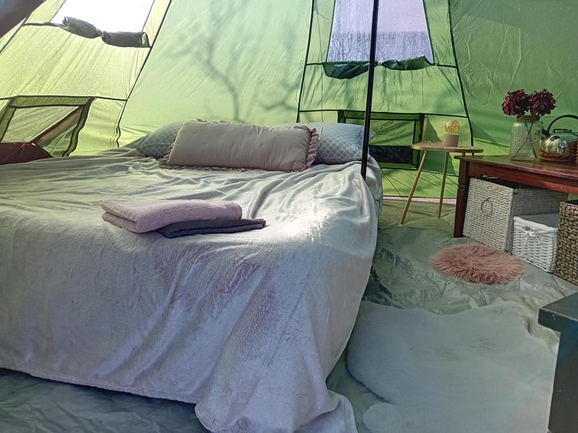 Indian Tent Tipi In Shared Lot And Shared Bathroom Mrse Extérieur photo